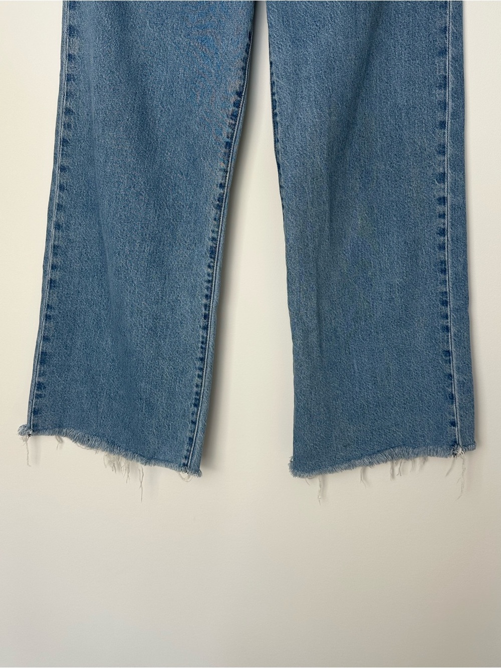 LEVI’S Ribcage Wide Leg Jeans - Picture 4 of 15